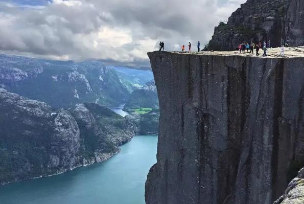 �μ�����ɽ��