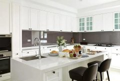 ����������ɫ��ˮ