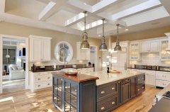  ��Ƕȿ�������ɫ�ķ�ˮ