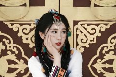 �����ױ��ѻ�����Ů������